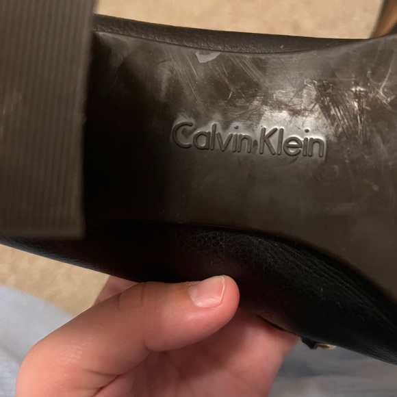 Calvin Klein Black Faux Fur Heeled Loafers w Gold Chain Signature Heel - Picture 2 of 4